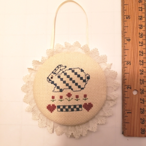 Cross-stitch Bunny Primitive Country Picture - Picture 3 of 3